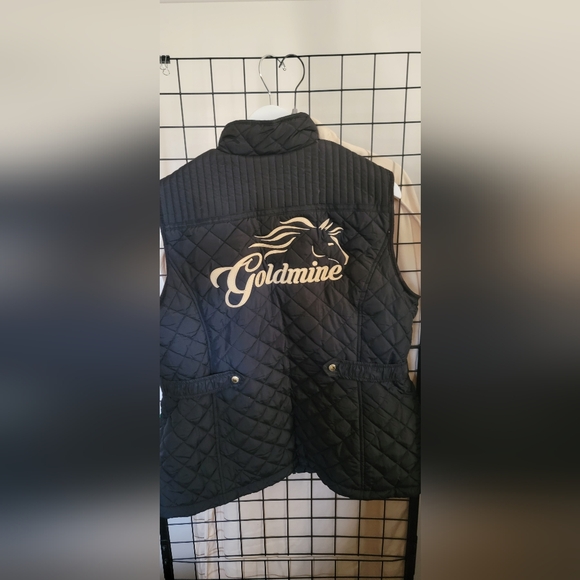 NWT Weatherproof Black Quilted Vest with Gold Accents - Picture 6 of 9